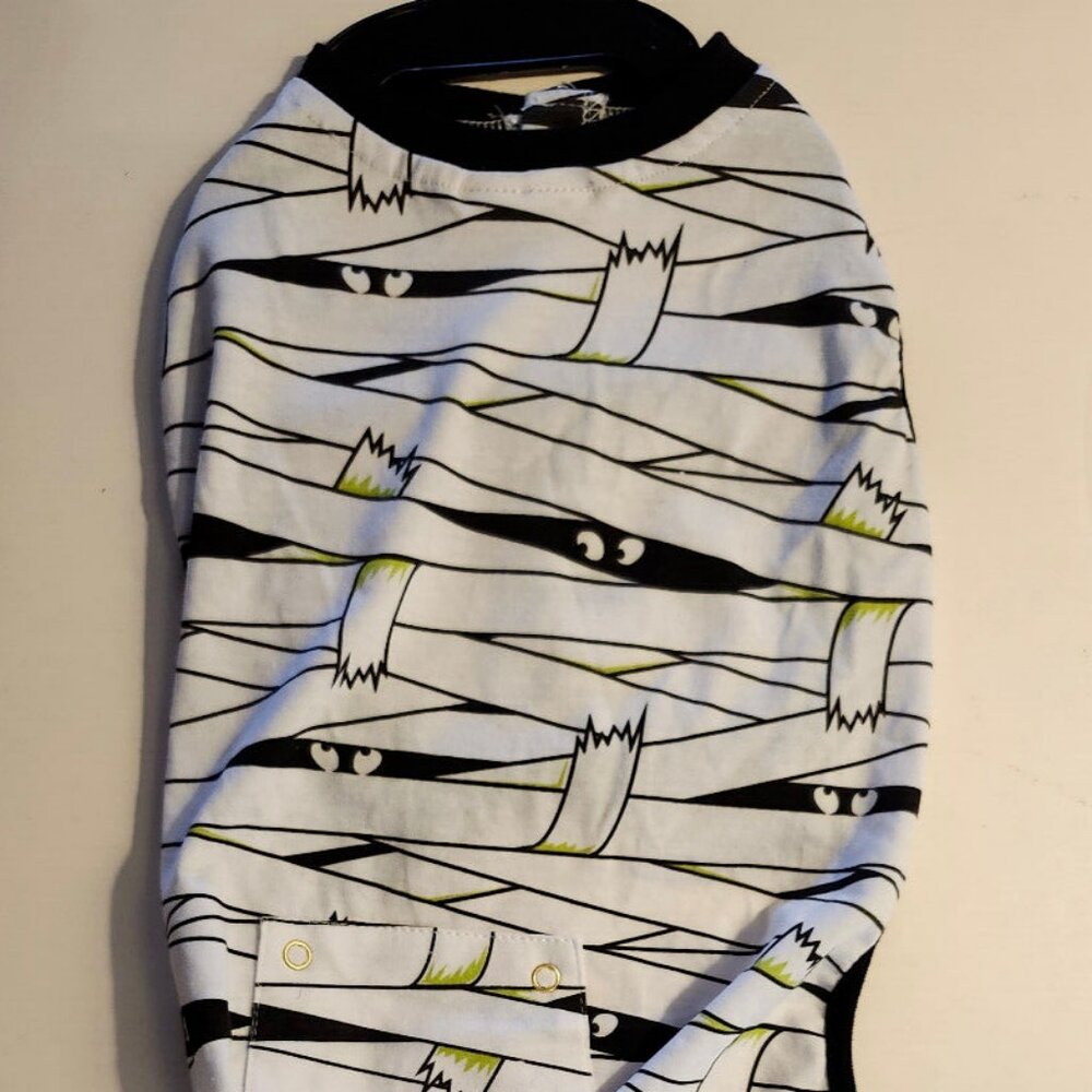 DOG One Piece Halloween Mummy Medium Thrills & Chills T-Shirt Pet NWOT
